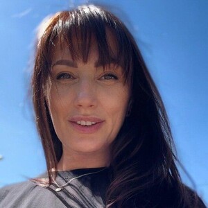Woman_Insight video