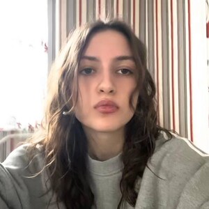 LovelyBird featured webcam